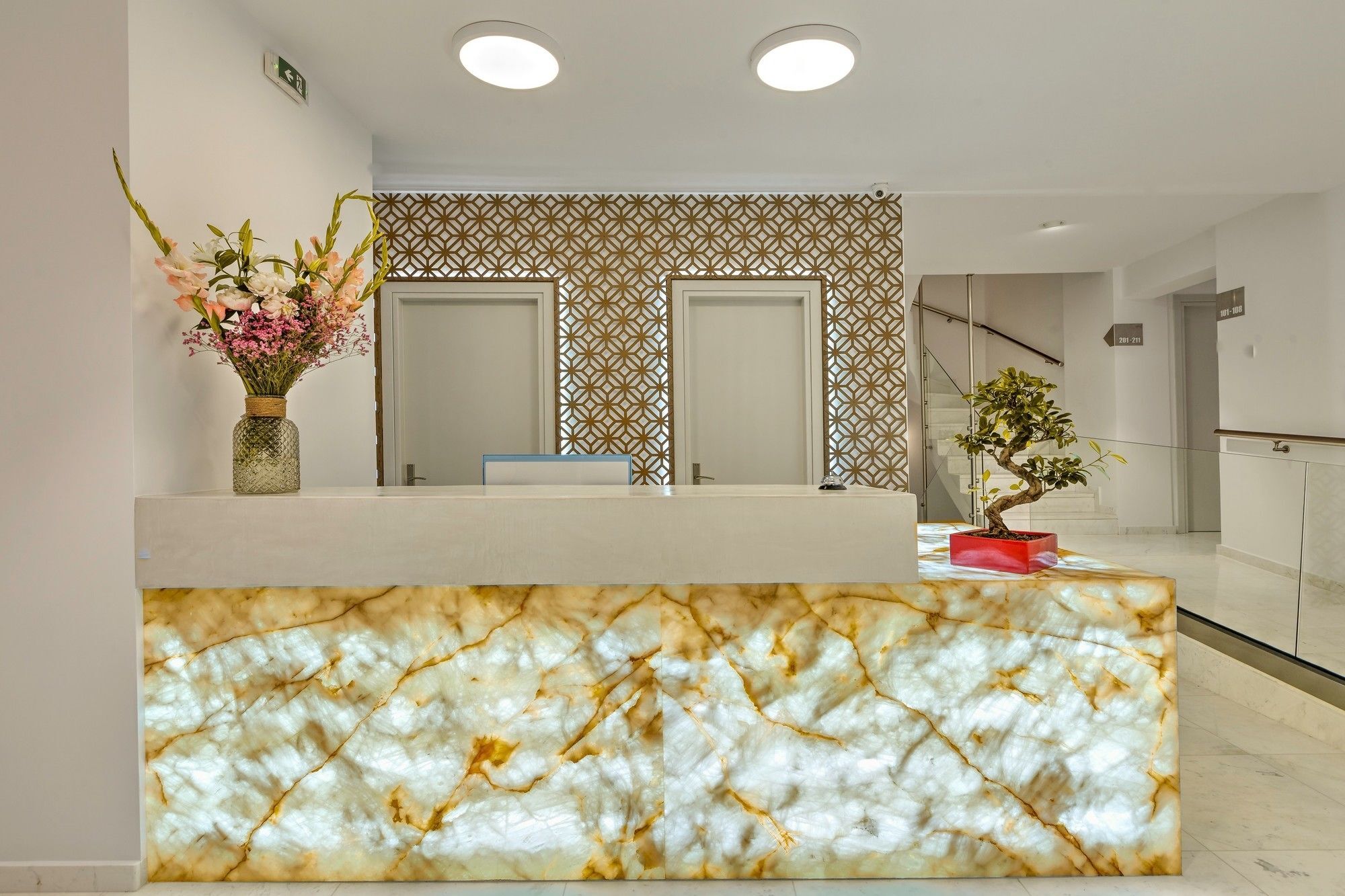 Myrties Zephyros Hotel מראה חיצוני תמונה